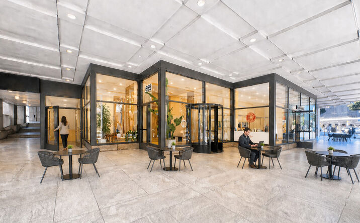 Pictures of Retail property located at 655 Montgomery St, San Francisco, CA 94111 for lease - image #1