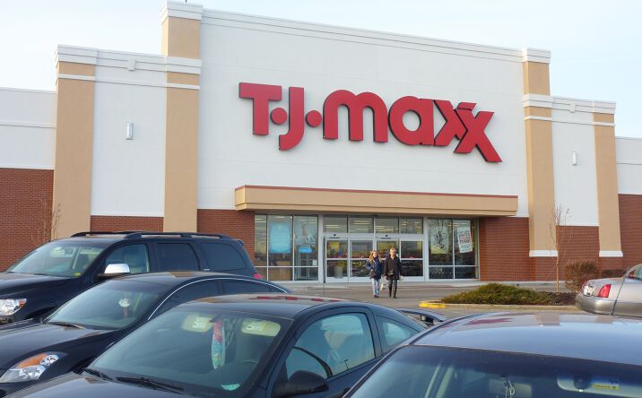 Pictures of Retail property located at 1300 E Main St, Carbondale, IL 62901 for lease - image #1
