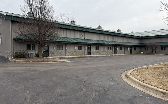 Pictures of Industrial, Office, Retail property located at 707 Herra Street B, Elburn, IL 60119 for lease - image #1