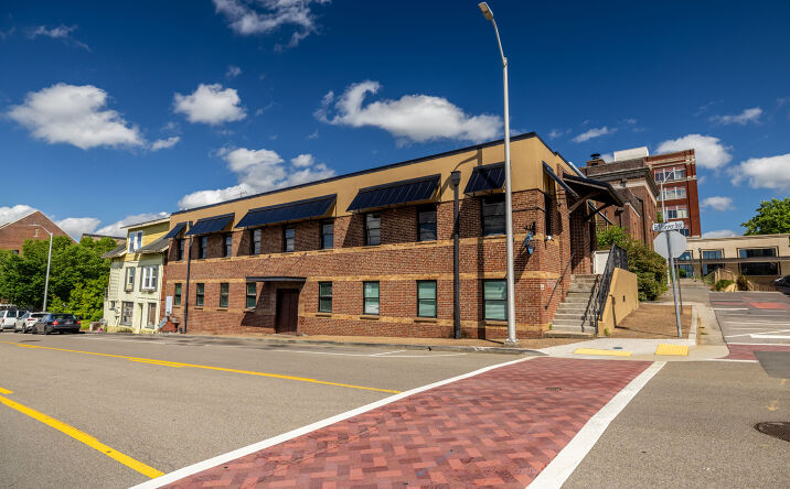 Pictures of Retail, Restaurant, Office property located at 100 N Court St, Maryville, TN 37804 for lease - image #1