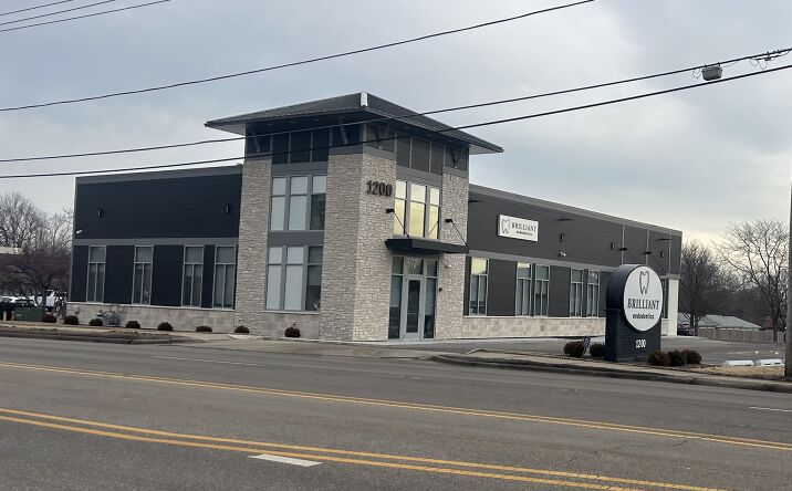 Pictures of Office, Retail property located at 1200 N Milwaukee Avenue B, Libertyville, IL 60048 for lease - image #1