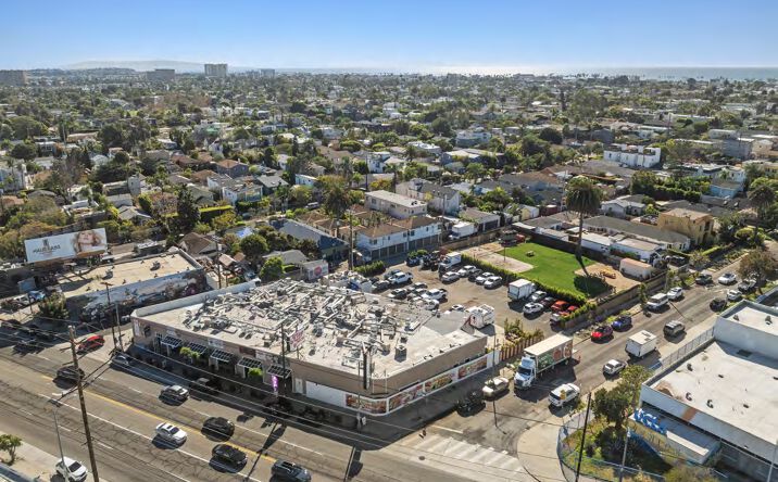 Pictures of Retail, Restaurant property located at 401 Lincoln Blvd, Los Angeles, CA 90291 for lease - image #1