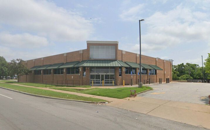 Pictures of Retail property located at 3720 N Kingshighway Blvd, St. Louis, MO 63115 for lease - image #1