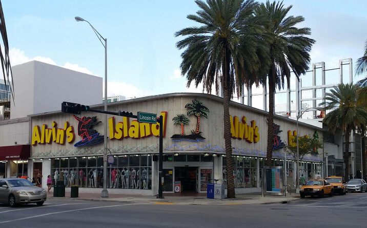 Pictures of Retail, Restaurant property located at 200 Lincoln Rd, Miami Beach, FL 33139 for lease - image #1