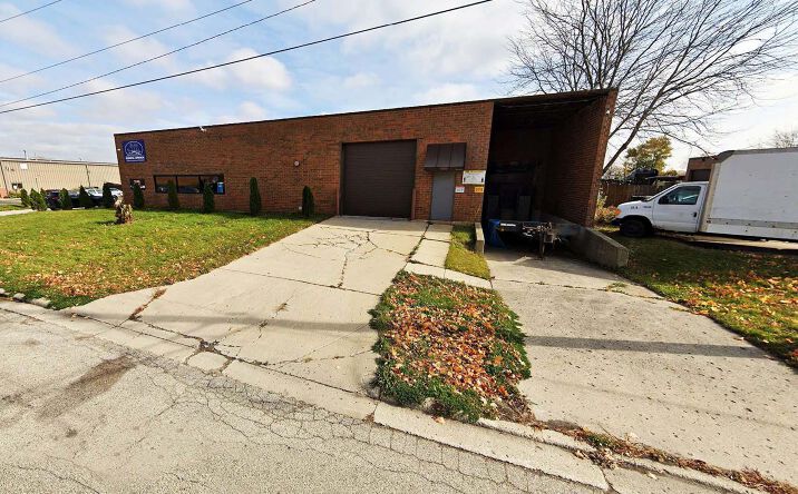Pictures of Retail, Industrial property located at 375 Renner Dr, Elgin, IL 60123 for lease - image #1