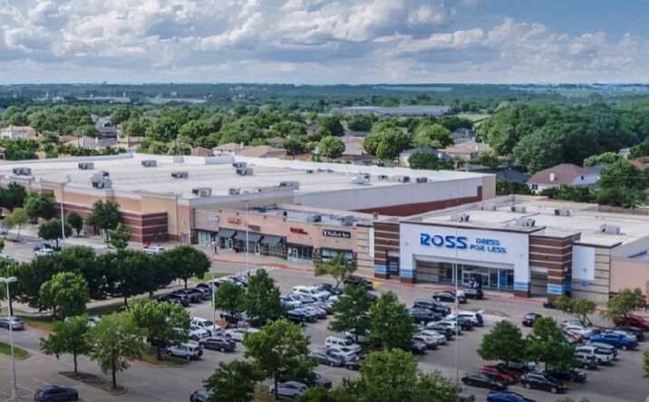 Pictures of Retail property located at 2525 W Wheatland Rd, Dallas, TX 75237 for lease - image #1