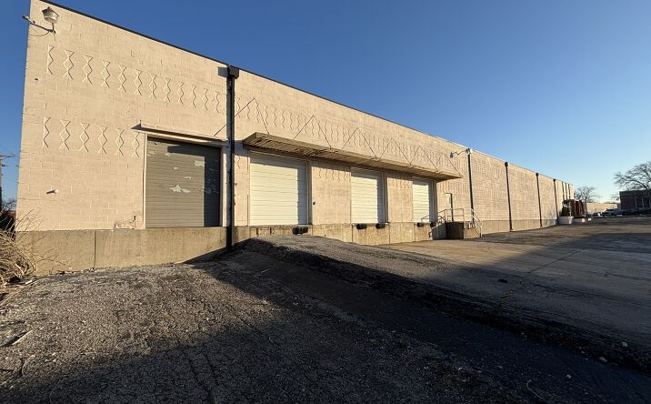 Pictures of Industrial property located at 2441 Northline Industrial Dr, Maryland Heights, MO 63043 for lease - image #1