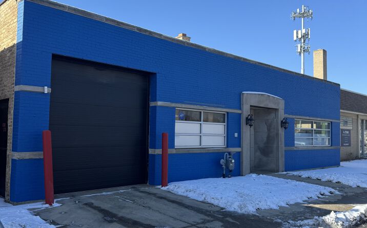 Pictures of Industrial property located at 5662 N Northwest Hwy, Chicago, IL 60646 for lease - image #1