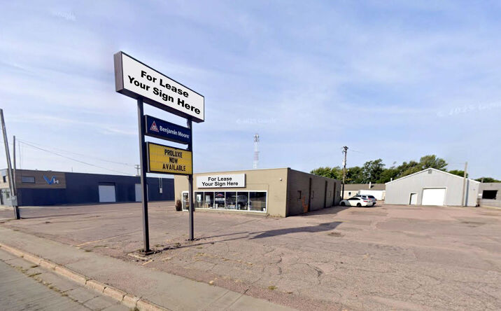 Pictures of Retail, Industrial property located at 3413 S Minnesota Ave, Sioux Falls, SD 57105 for lease - image #1