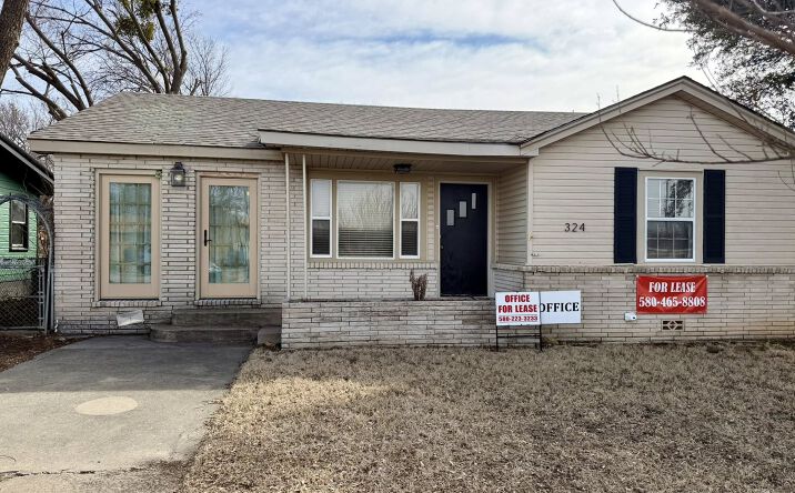 Pictures of Retail, Office, Special Purpose property located at 324 G St NW, Ardmore, OK 73401 for lease - image #1