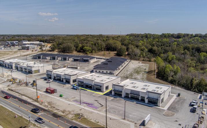 Pictures of Retail, Office, Restaurant property located at 2895 Ocoee Apopka Rd, Apopka, FL 32703 for lease - image #1