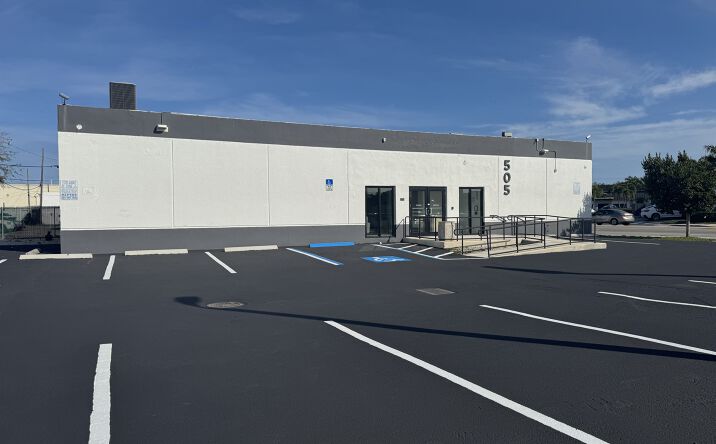Pictures of Office property located at 505 NE 125th St, North Miami, FL 33161 for lease - image #1