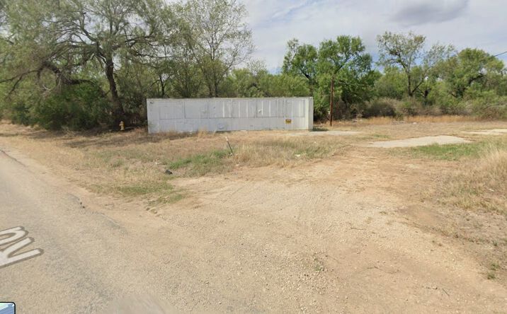 Pictures of Land property located at 14093 Interstate 35 Access Rd, Von Ormy, TX 78073 for lease - image #1