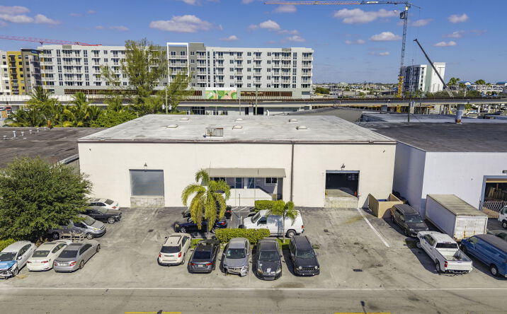 Pictures of Industrial property located at 1041 E 24th St, Hialeah, FL 33013 for lease - image #1