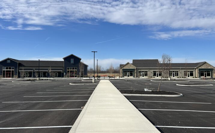 Pictures of Retail, Office, Restaurant property located at 6533 Roberts Rd, Hilliard, OH 43026 for lease - image #1