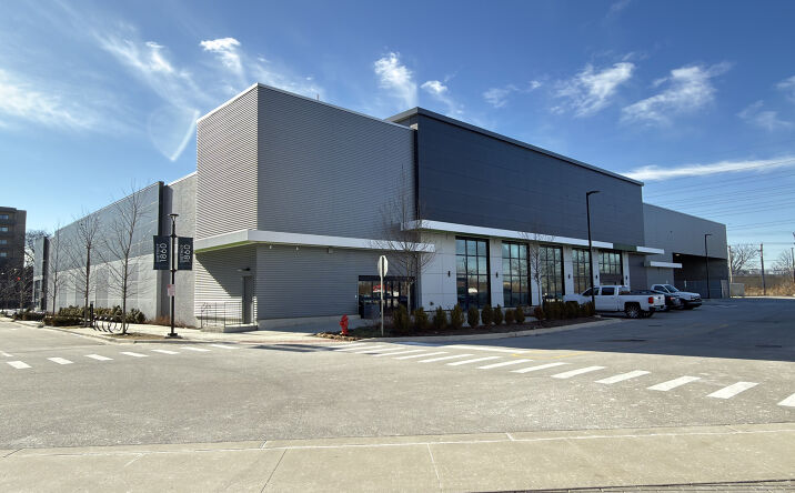 Pictures of Retail property located at 4540 W Touhy Ave, Lincolnwood, IL 60712 for lease - image #1