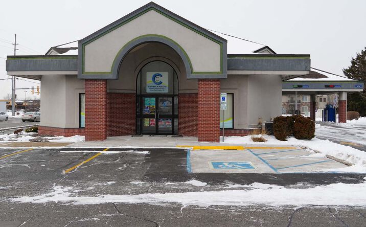 Pictures of Retail, Office property located at 2229 W 45th Street, Highland, IN 46322 for lease - image #1