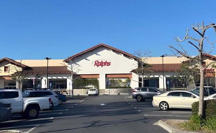 Pictures of Retail property located at 579-591 N Ventu Park Rd, Thousand Oaks, CA 91320 for lease - image #1