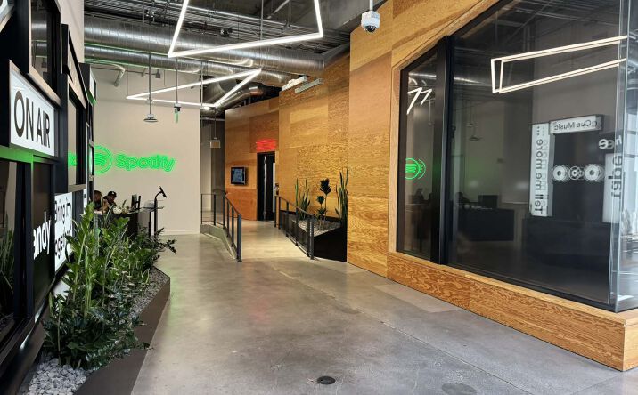 Pictures of Office property located at 555 Mateo Street, Los Angeles, CA 90013 for lease - image #1