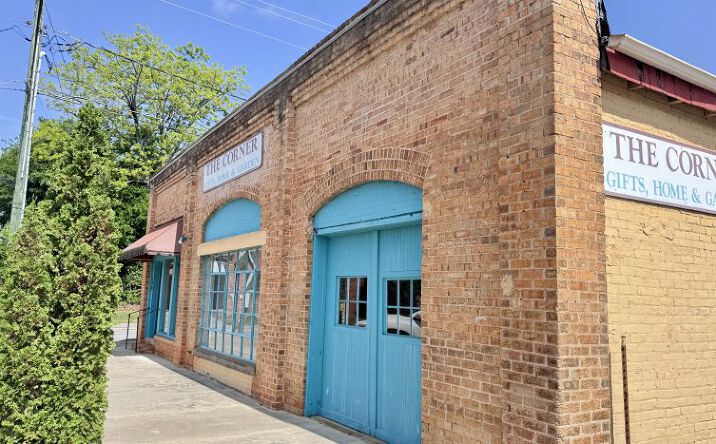 Pictures of Retail, Office property located at 120 Depot St, Hartwell, GA 30643 for lease - image #1