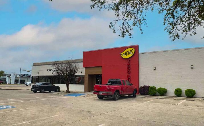 Pictures of Retail, Restaurant property located at 700 E William Cannon Dr, Austin, TX 78745 for lease - image #1