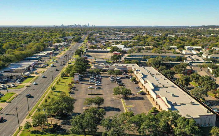 Pictures of Retail property located at 8440 Burnet Rd, Austin, TX 78757 for lease - image #1
