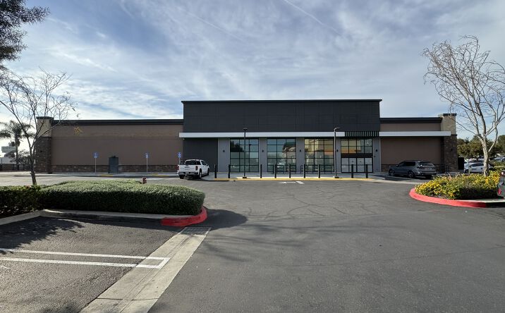 Pictures of Retail property located at 15225 Whittier Blvd, Whittier, CA 90603 for lease - image #1