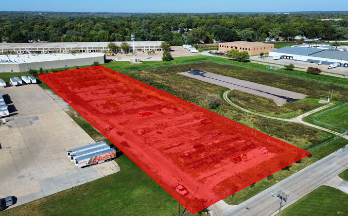 Pictures of Land property located at 1680 E 17th St, Des Moines, IA 50316 for lease - image #1