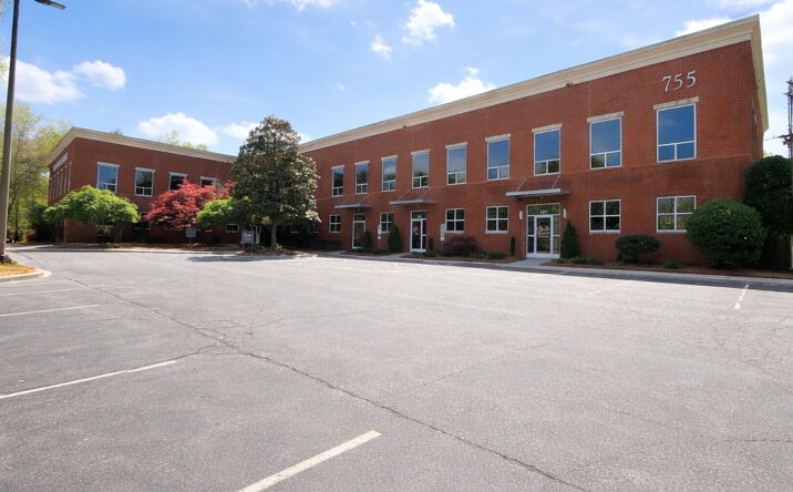 Pictures of Office property located at 755 Highland Oaks Dr, Winston-Salem, NC 27103 for lease - image #1