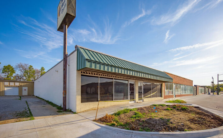 Pictures of Retail property located at 317 W Gray St, Norman, OK 73069 for lease - image #1