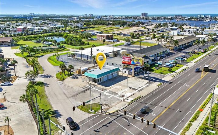 Pictures of Retail property located at 19003 San Carlos Blvd, Fort Myers Beach, FL 33931 for lease - image #1