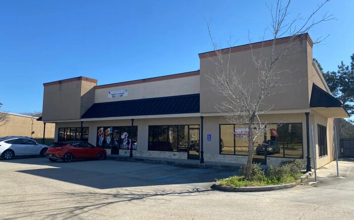 Pictures of Retail property located at 2565 O'Neal Ln, Baton Rouge, LA 70816 for lease - image #1
