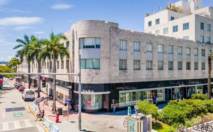 Pictures of Retail, Restaurant property located at 420- 442 Lincoln Road, Miami Beach, FL 33139 for lease - image #1