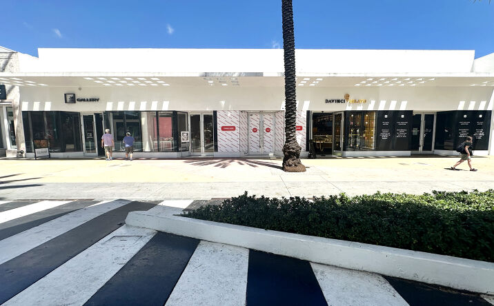 Pictures of Retail, Restaurant property located at 643-657 Lincoln Rd, Miami Beach, FL 33139 for lease - image #1