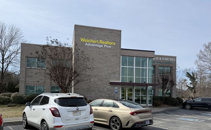 Pictures of Office property located at 10160 Parkside Drive, Knoxville, TN 37922 for lease - image #1