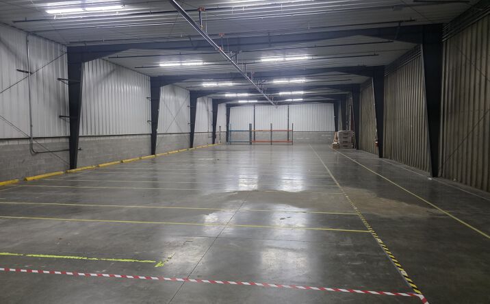 Pictures of Industrial property located at 709 Oak Hill Rd, Evansville, IN 47711 for lease - image #1
