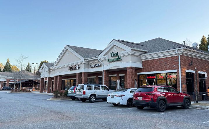 Pictures of Retail, Office property located at 540 W Crossville Road, Suite 207, Roswell, GA 30075 for lease - image #1