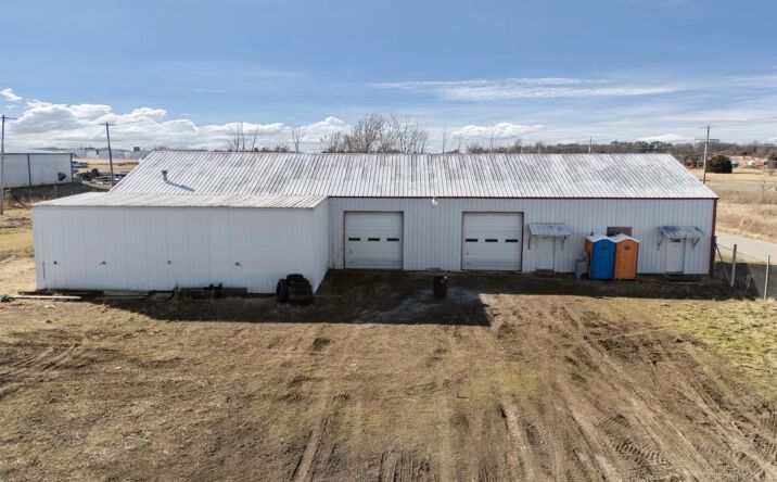 Pictures of Industrial property located at 2014 Industrial Rd 8, Grove, OK 74344 for lease - image #1