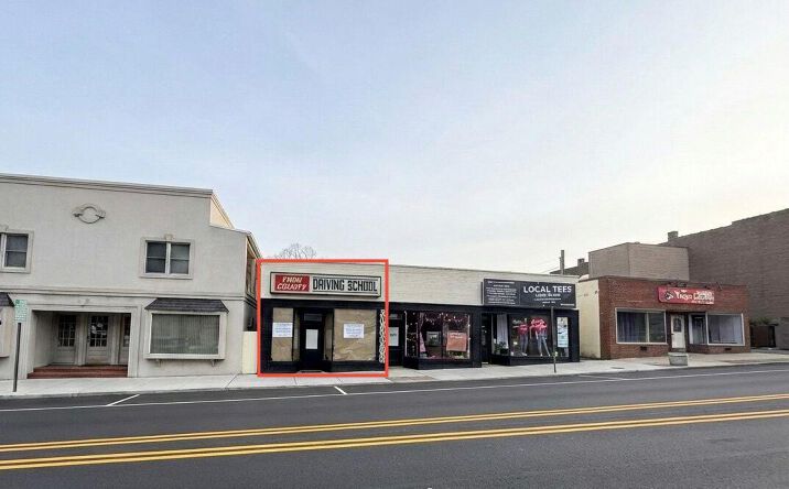 Pictures of Retail property located at 30 Vernon Valley Road, Huntington, NY 11731 for lease - image #1