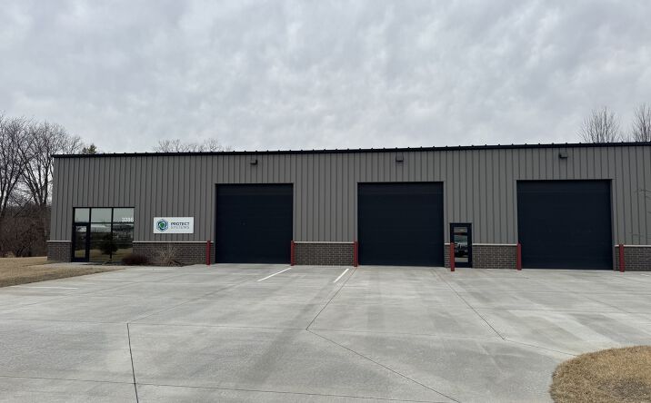 Pictures of Industrial, Special Purpose property located at 3286 Fields Drive, Bettendorf, IA 52722 for lease - image #1