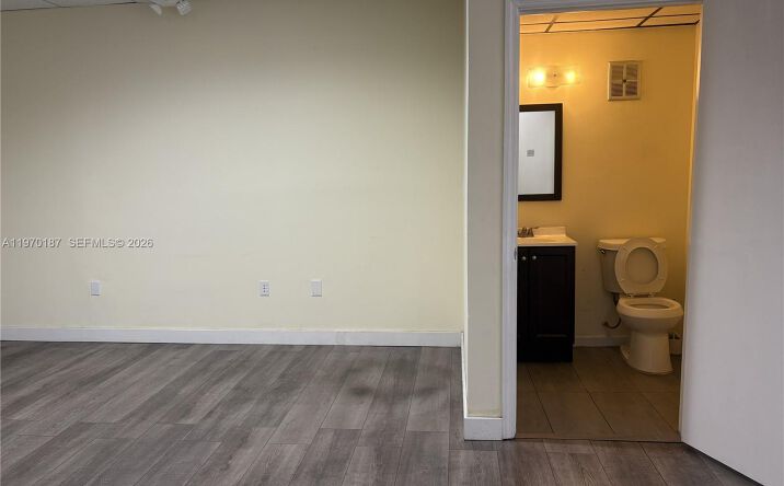 Pictures of Industrial property located at 7311 NW 12th St # 25, Miami, FL 33126 for lease - image #1