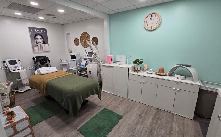 Pictures of Office property located at 7245 SW 57th CT, South Miami, FL 33143 for lease - image #1