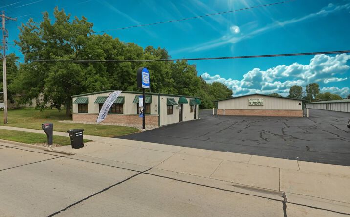 Pictures of Office property located at 816 W Capitol Dr, Appleton, WI 54914 for lease - image #1