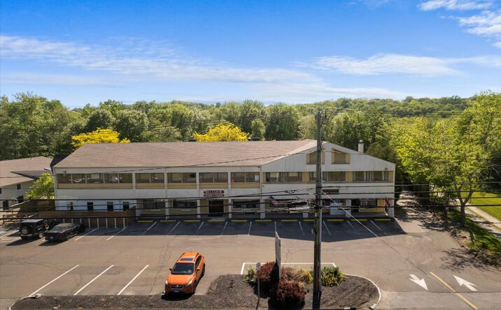 Pictures of Retail, Office, Restaurant property located at 189 Middlesex Turnpike, Chester, CT 06412 for lease - image #1