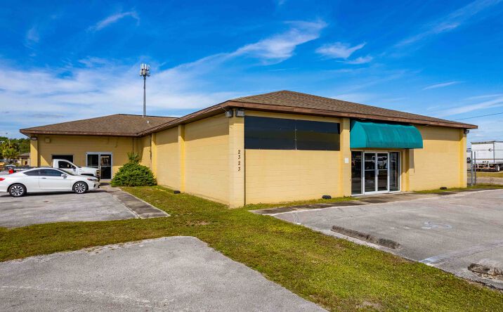 Pictures of Industrial property located at 2323 W Memorial Blvd, Lakeland, Lakeland, US 33815 for lease - image #1