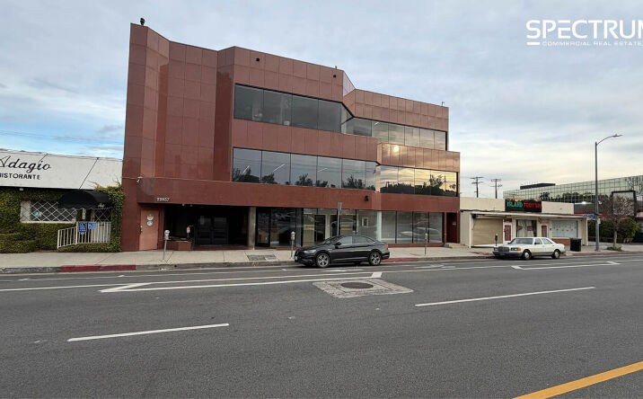 Pictures of Office property located at 22837 Ventura Blvd, Los Angeles, CA 91364 for lease - image #1