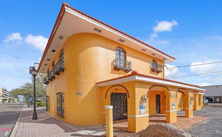 Pictures of Office property located at 537 10th St W, Bradenton, FL 34205 for lease - image #1