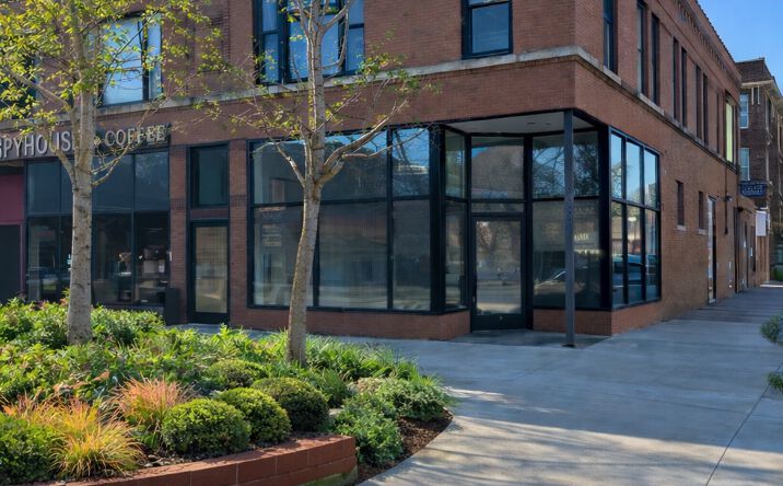 Pictures of Retail property located at 2400 Hennepin Ave, Minneapolis, MN 55405 for lease - image #1