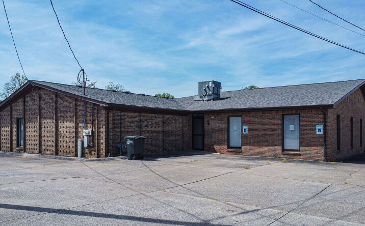 Pictures of Office property located at 615 N 4th St, Paducah, KY 42001 for lease - image #1