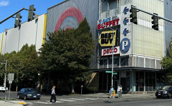 Pictures of Retail property located at 300 NE Northgate Way, Seattle, WA 98125 for lease - image #1